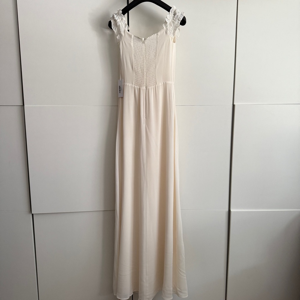 Elegant Off-Shoulder White Dress - Picture 5 of 6